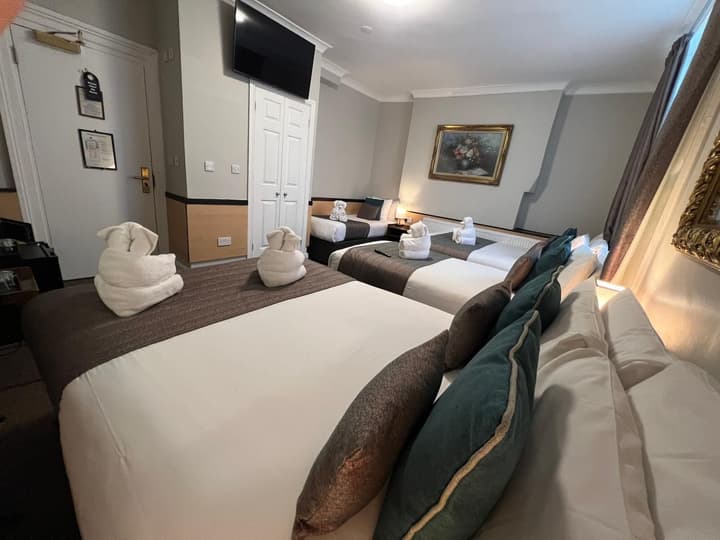 Tudor Court Hotel