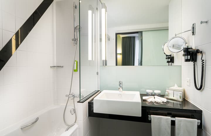 Holiday Inn Zurich - Messe by IHG