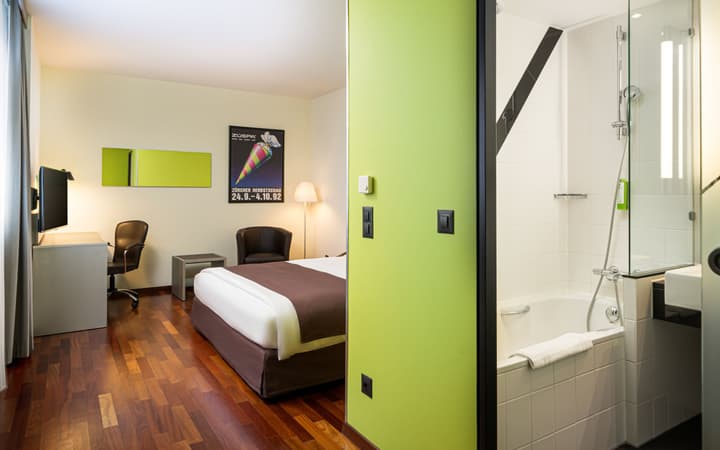 Holiday Inn Zurich - Messe by IHG