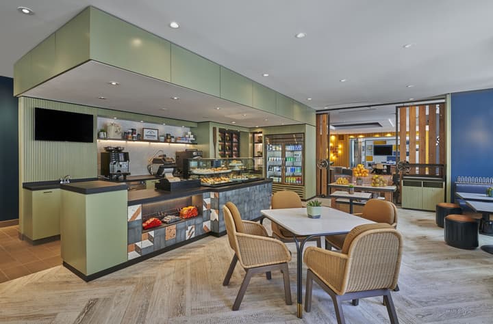 Hyatt Centric The Pike Long Beach