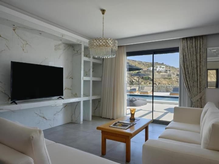 Kosmoplaz Beach Hotel