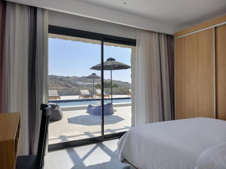 Kosmoplaz Beach Hotel