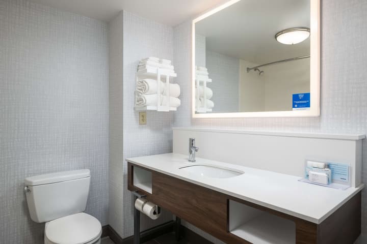 Hampton Inn & Suites Cape Cod-West Yarmouth
