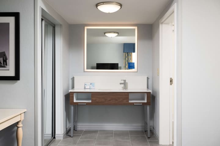 Hampton Inn & Suites Cape Cod-West Yarmouth