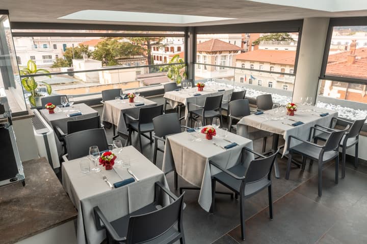 Twentyone Hotel