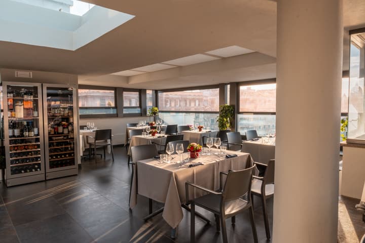 Twentyone Hotel