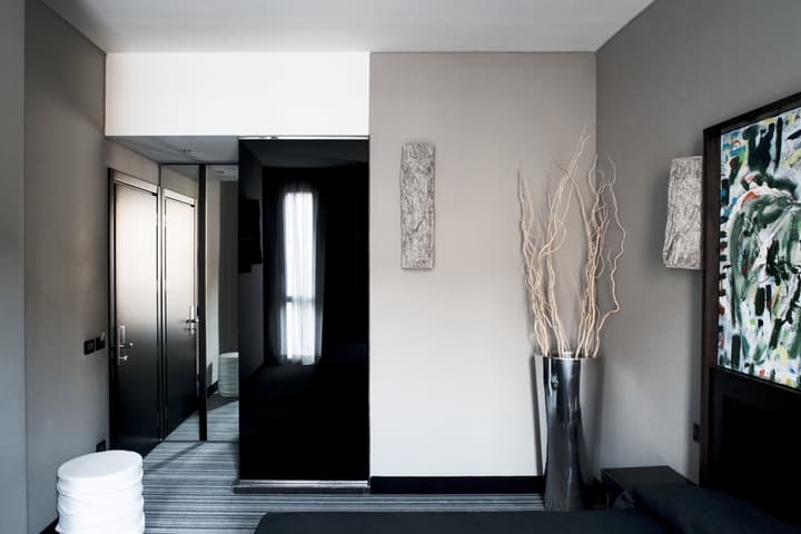 Twentyone Hotel