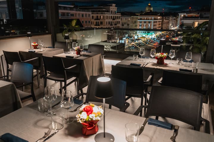 Twentyone Hotel