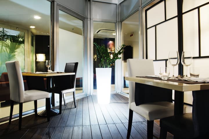 Twentyone Hotel