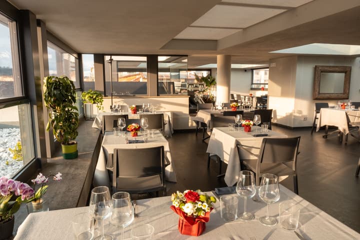 Twentyone Hotel