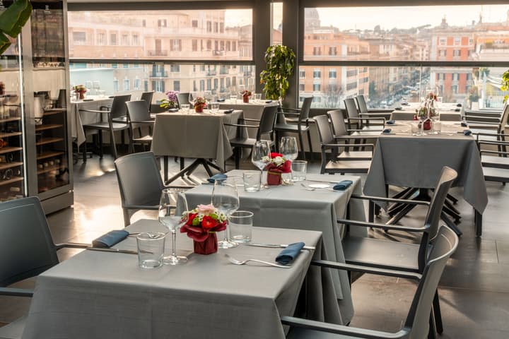 Twentyone Hotel