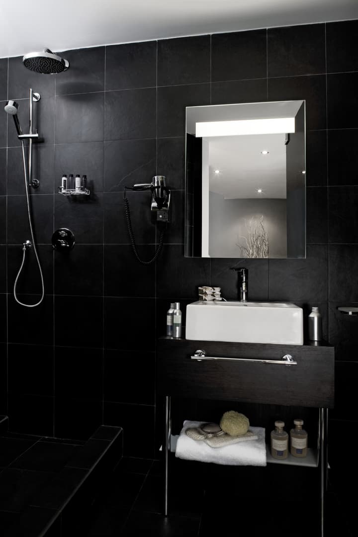 Twentyone Hotel