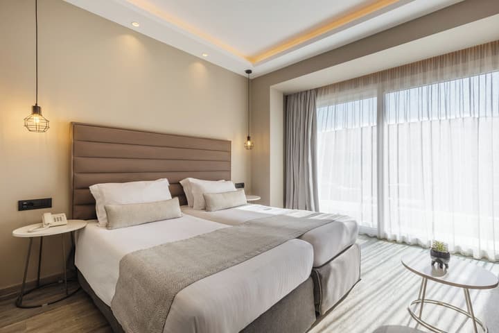 Alexandra Beach Resort & Spa