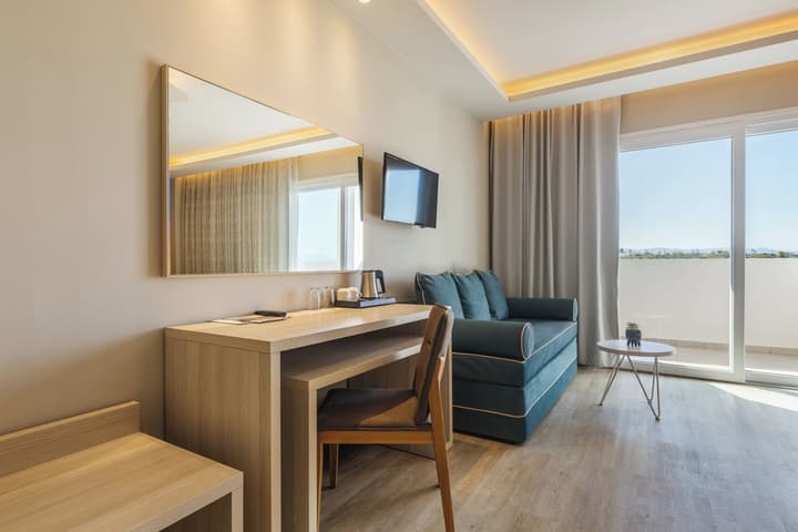 Alexandra Beach Resort & Spa