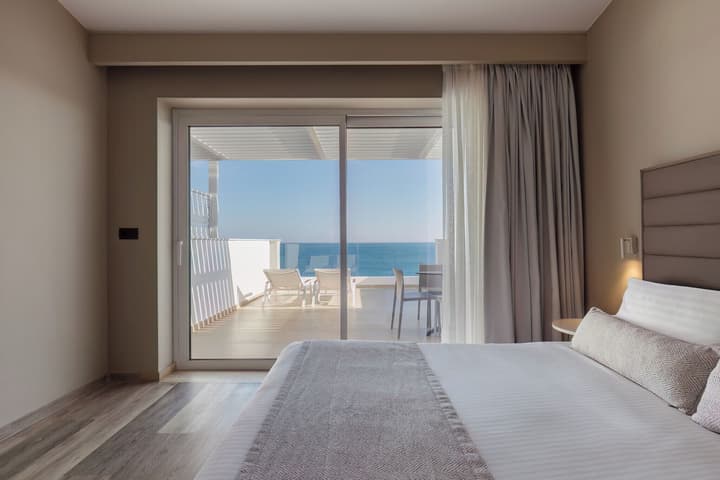 Alexandra Beach Resort & Spa