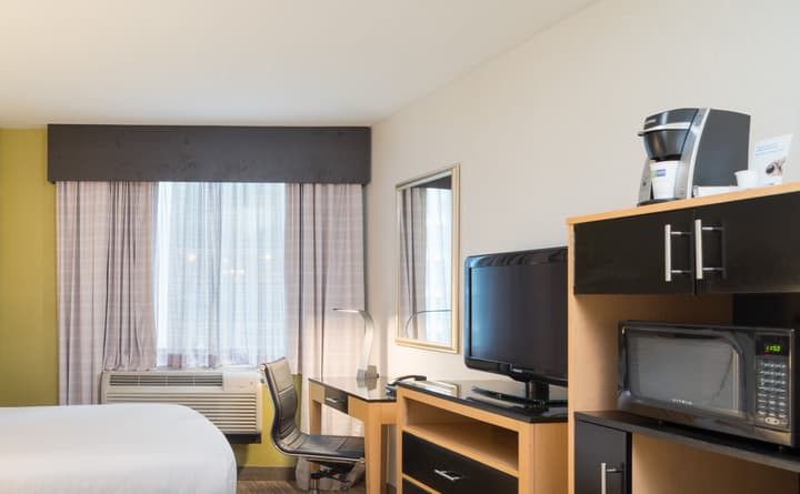 Holiday Inn Express New York City- Wall Street by IHG