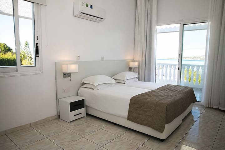 Theo Sunset Bay Hotel