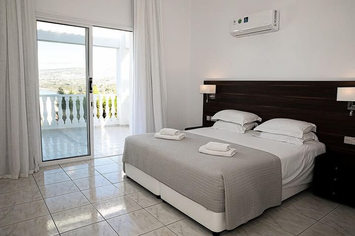 Theo Sunset Bay Hotel