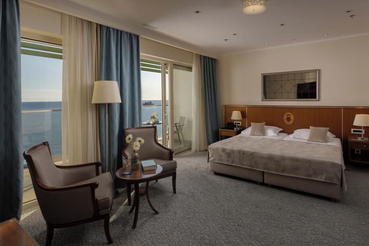 Hotel More