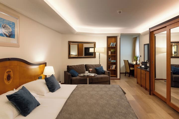 Hotel More