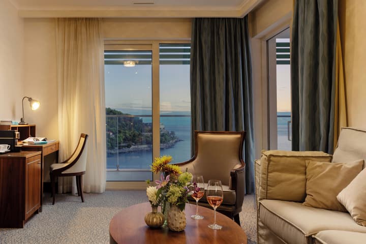 Hotel More