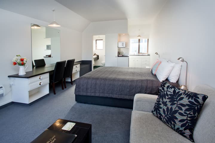 Cable Court Motel
