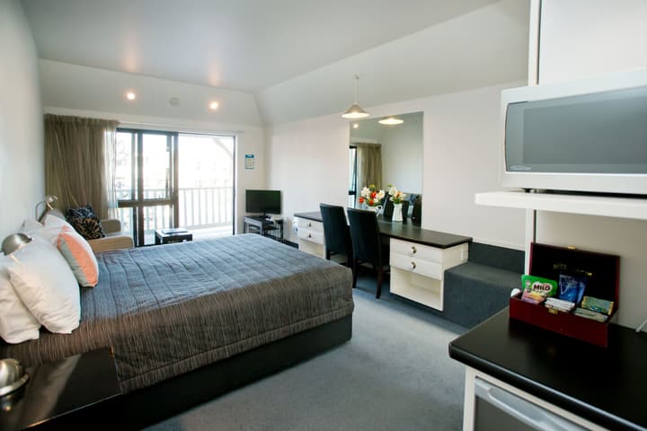 Cable Court Motel