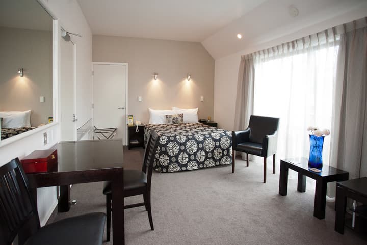 Cable Court Motel
