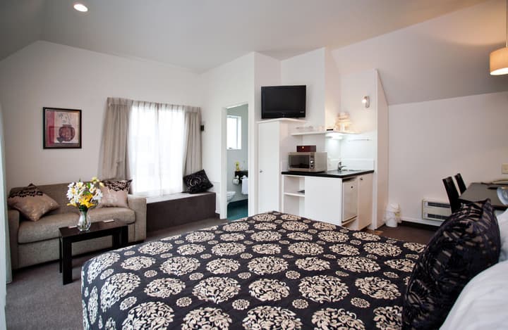 Cable Court Motel