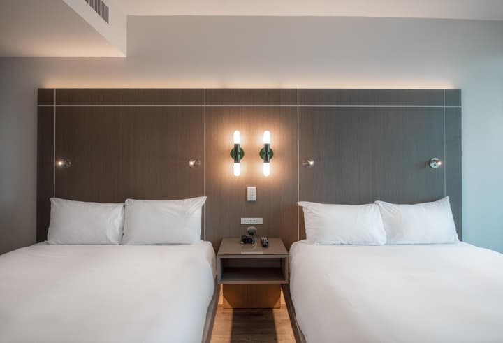 Coast Coal Harbour Vancouver Hotel by APA