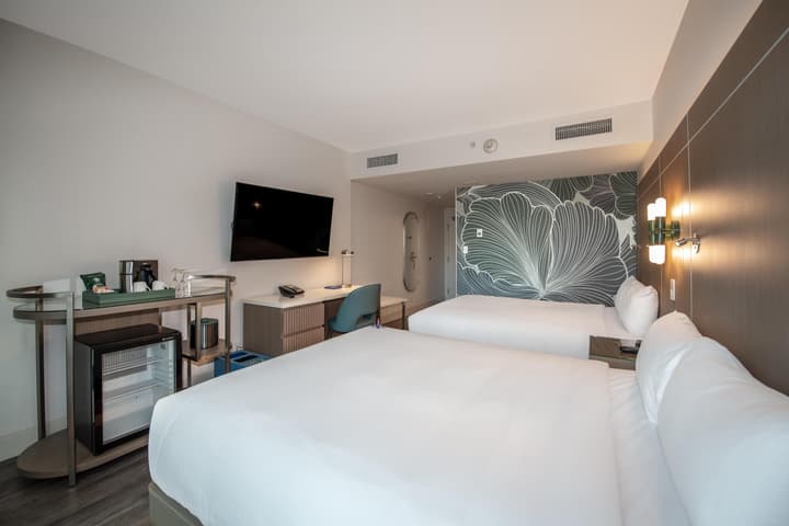 Coast Coal Harbour Vancouver Hotel by APA