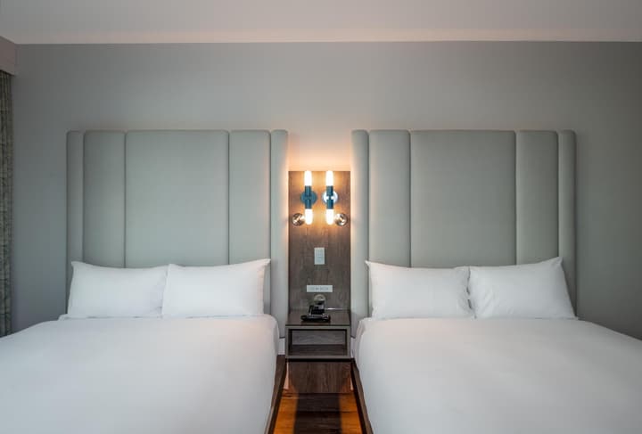 Coast Coal Harbour Vancouver Hotel by APA