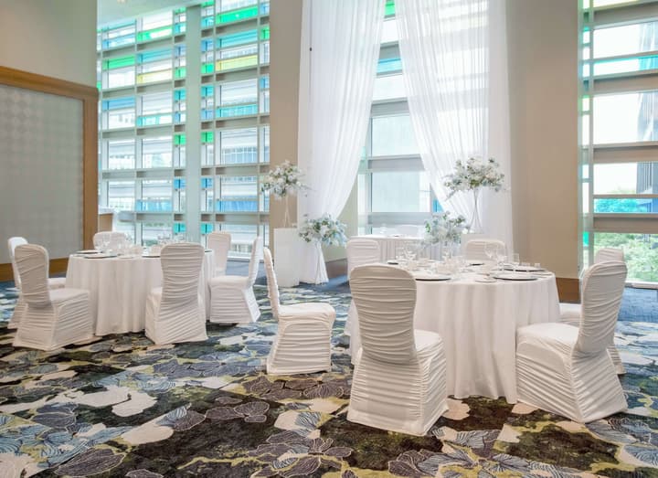 Coast Coal Harbour Vancouver Hotel by APA