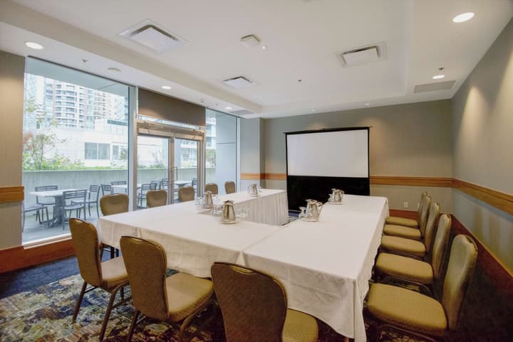 Coast Coal Harbour Vancouver Hotel by APA