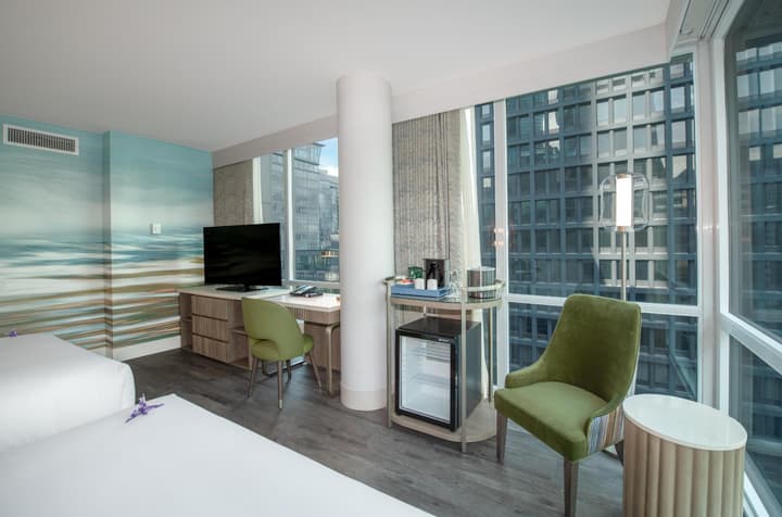 Coast Coal Harbour Vancouver Hotel by APA
