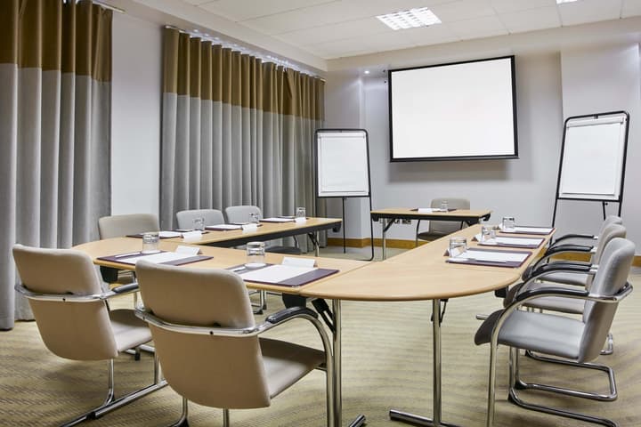 Leonardo Hotel Swindon