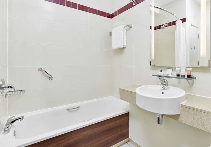 Leonardo Hotel Swindon