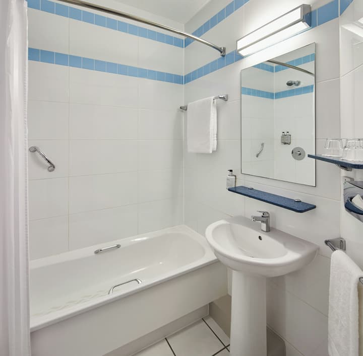 Leonardo Hotel Swindon