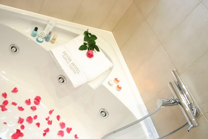 Deves Hotel
