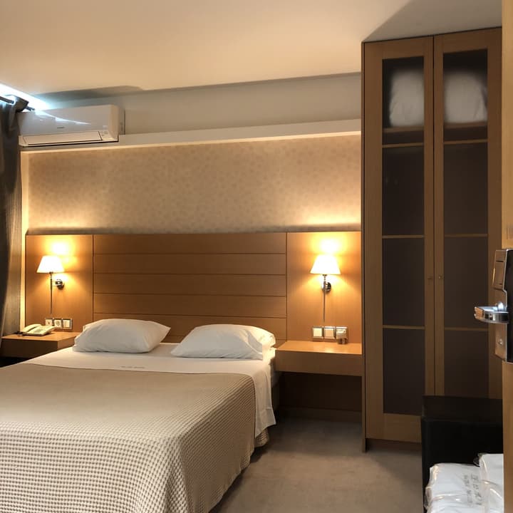Deves Hotel