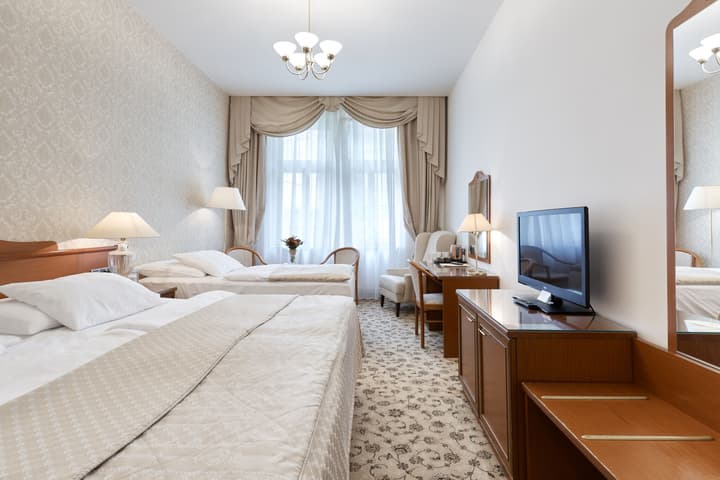 Hotel Romance