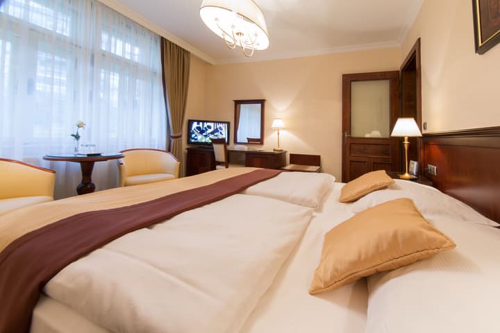 Hotel Romance