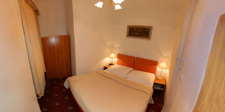 Hotel Romance