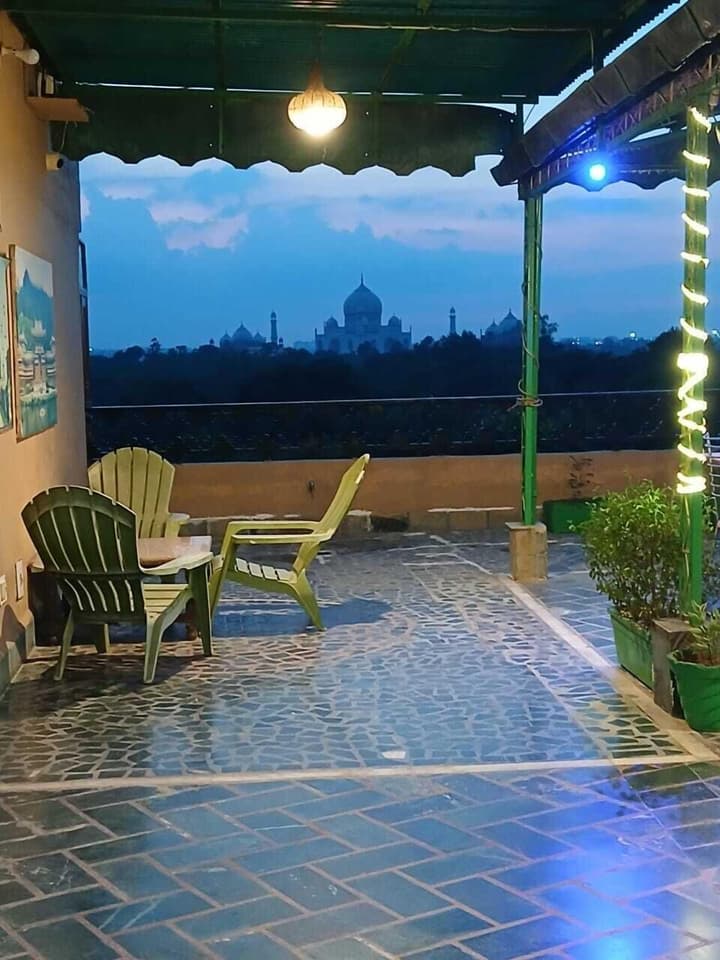 Hotel Taj Plaza