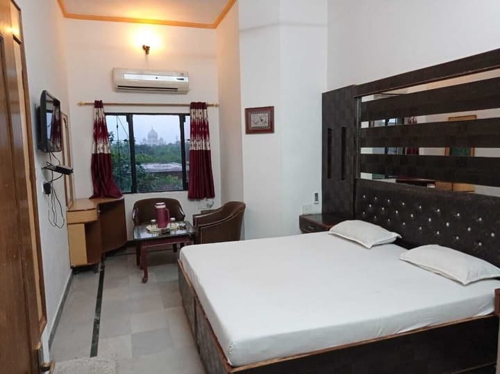 Hotel Taj Plaza