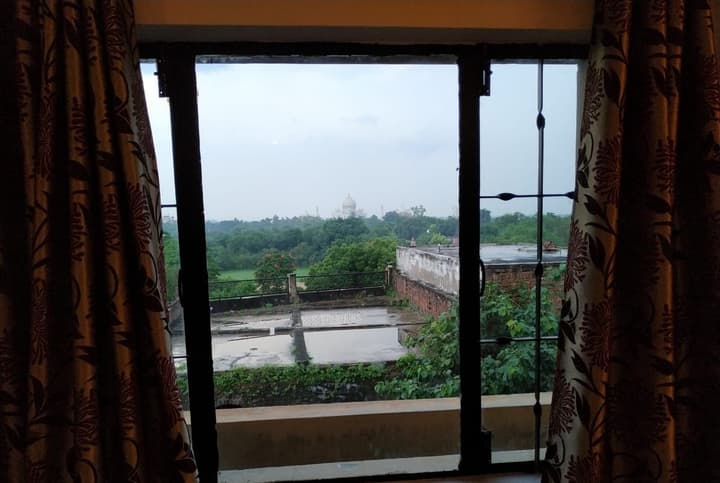 Hotel Taj Plaza