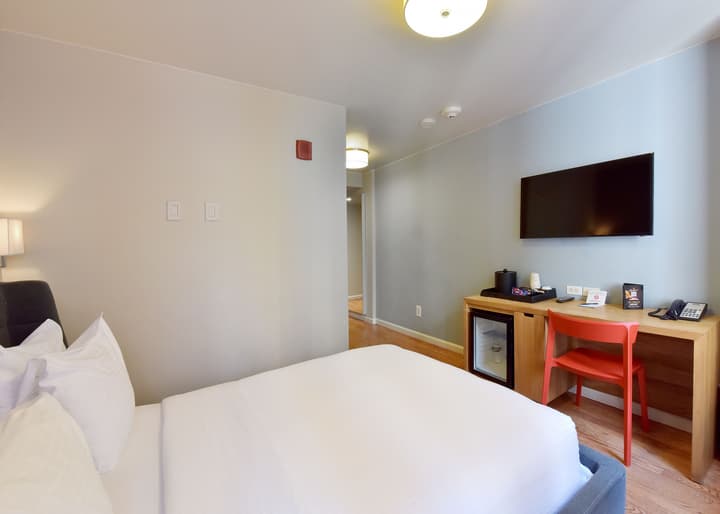 Hotel 32 32
