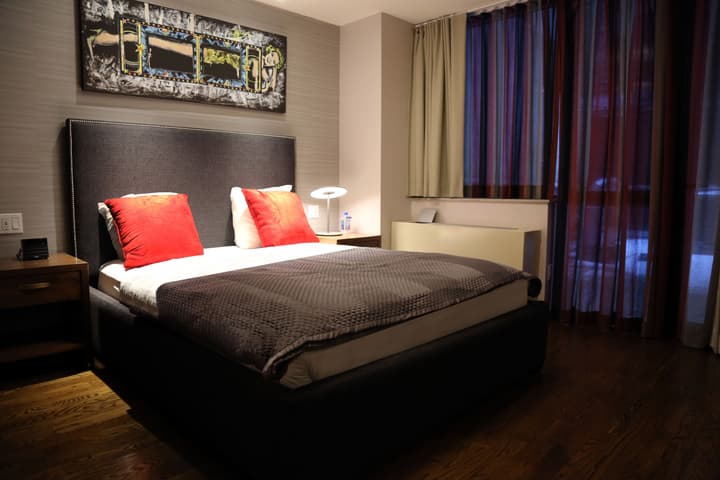 Hotel 32 32