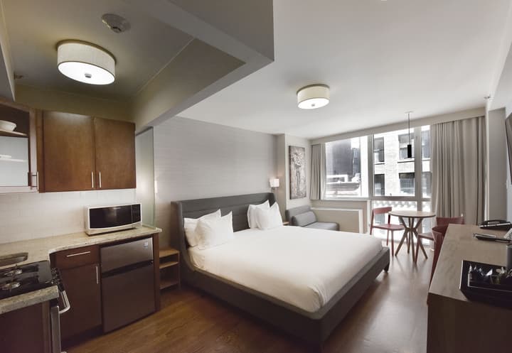 Hotel 32 32