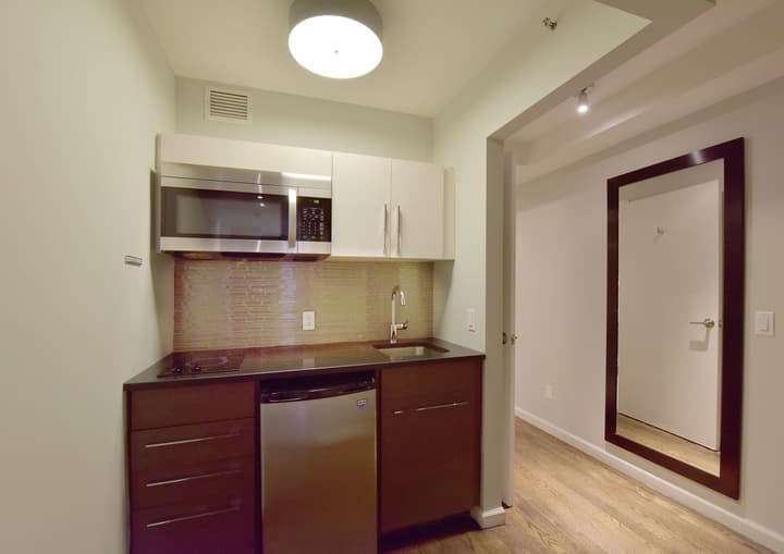 Hotel 32 32